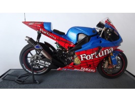 mtk12-004 yamaha yzr-m1 spiderman 002
