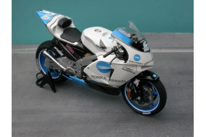 mtk12-006 honda rc211v 2005 tamada-2