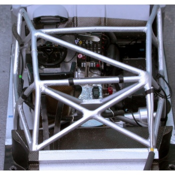 24-22 aston-martin dbr9 interieur-6