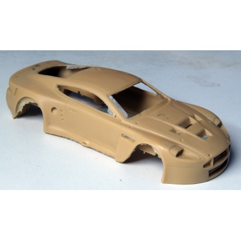 24-28 aston-martin dbr9 lm2008 carrosserie 02