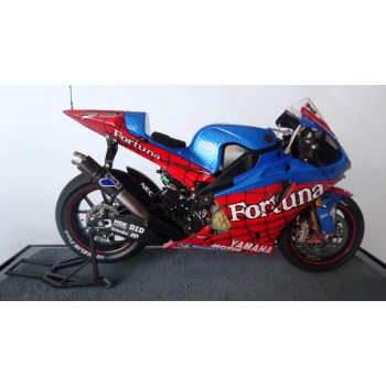 mtk12-004 yamaha yzr-m1 spiderman 002
