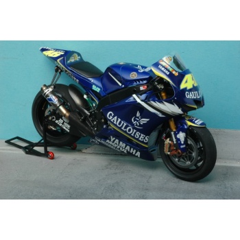 mtk12-015 yamaha m1 2005 rossi-1